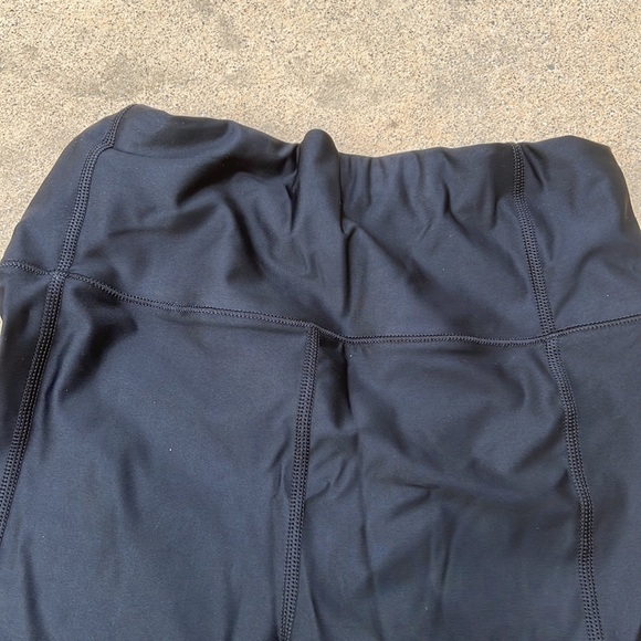 Sweaty Betty Black Shine 9" Biker Workout Shorts Women's Size S - Picture 3 of 7